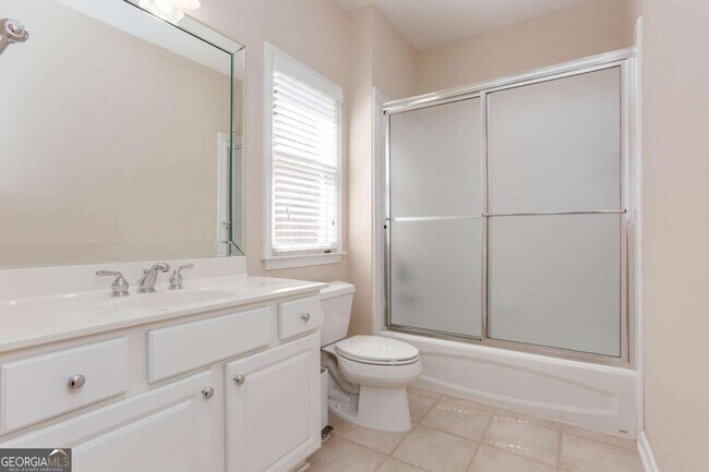 Building Photo - 3206 Windsor Lake Dr NE