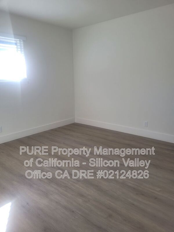 Building Photo - 3420 Pitcairn Way