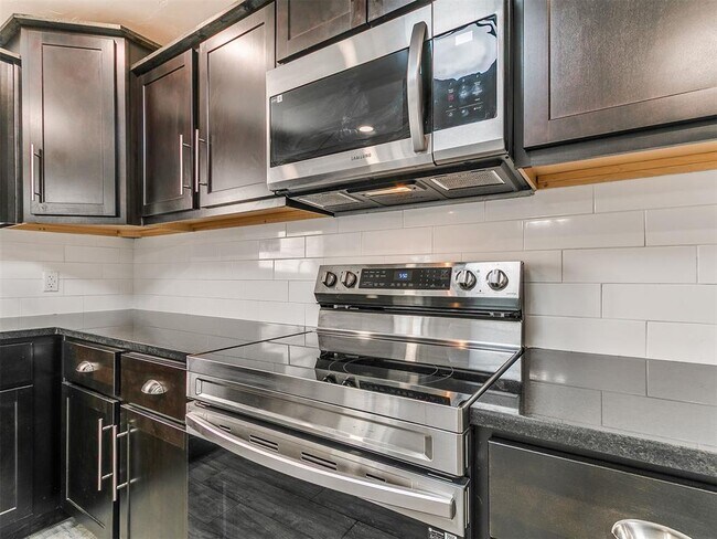 Building Photo - 2808 SW 88th St