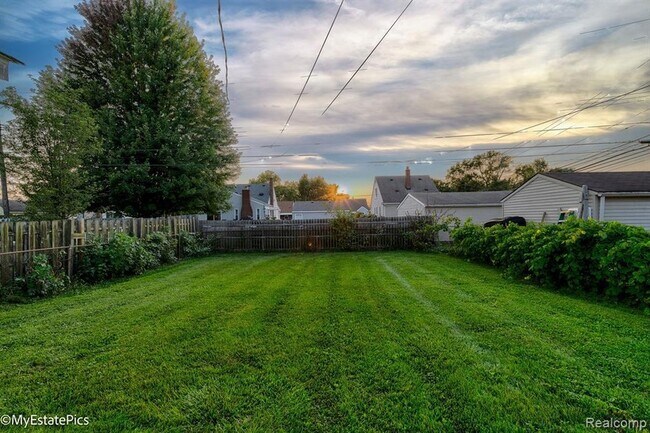 Building Photo - 6151 Helen St