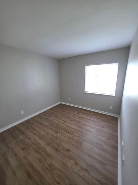 Building Photo - 487 Catalina Dr