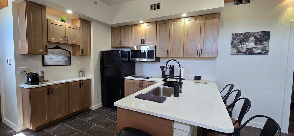 Building Photo - 101 Palm Harbor Pky