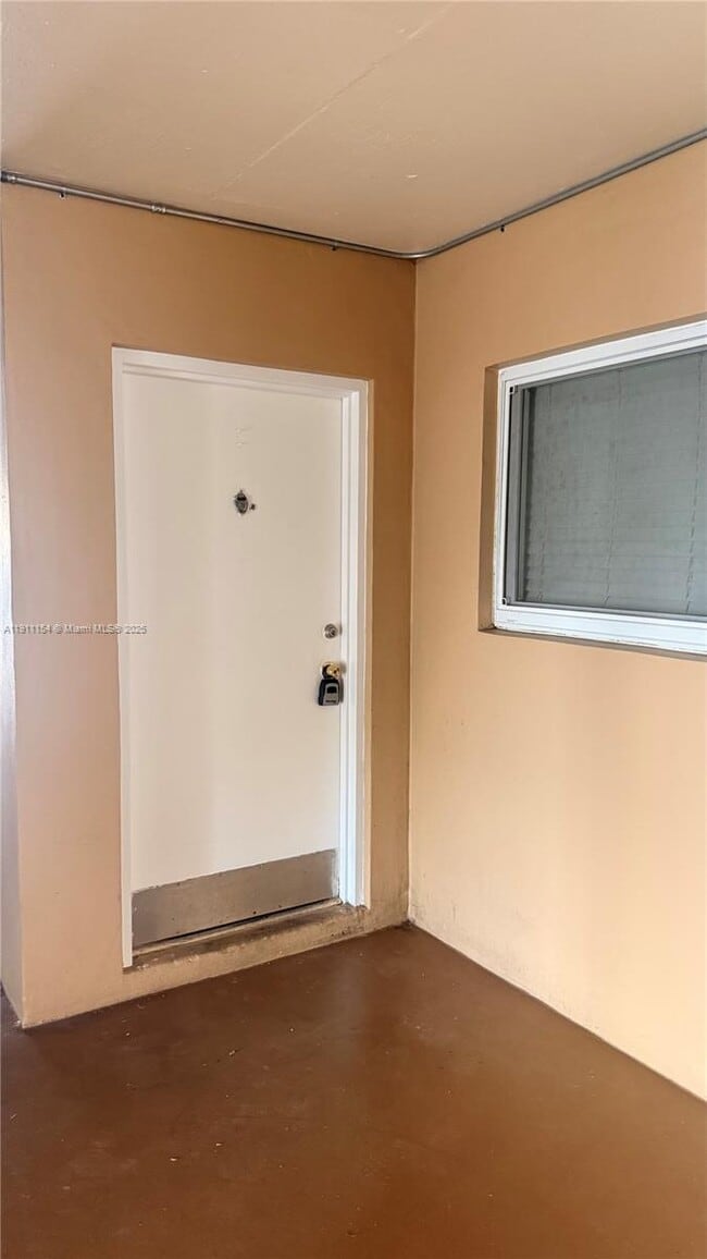 Building Photo - 7430 Miami Lakes Dr