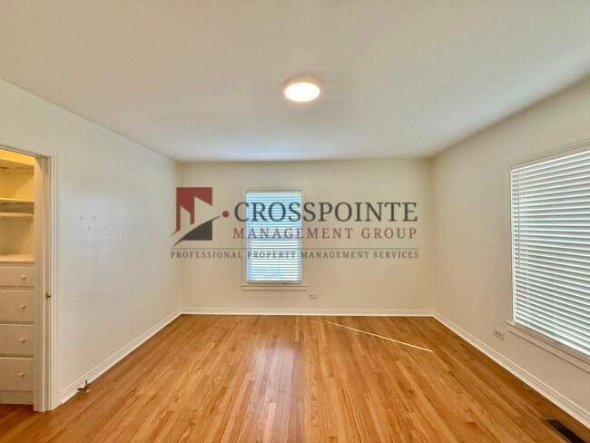 Building Photo - Charming 3 Bedroom, 2 Bathroom Home!