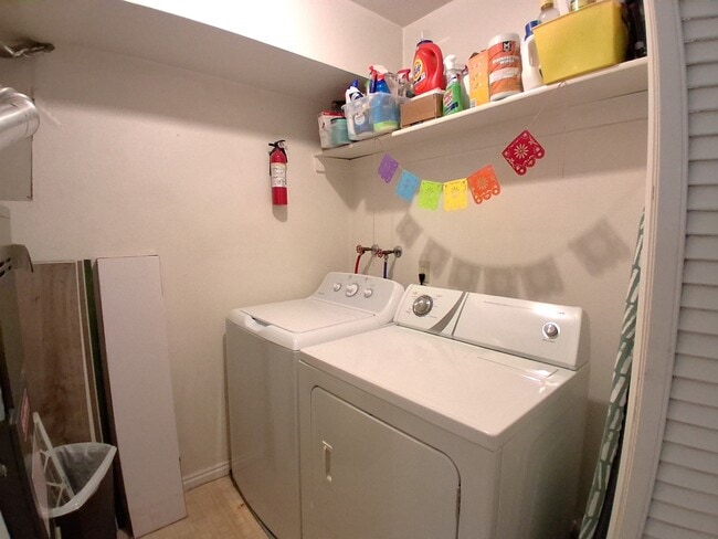 Building Photo - 659 700 E