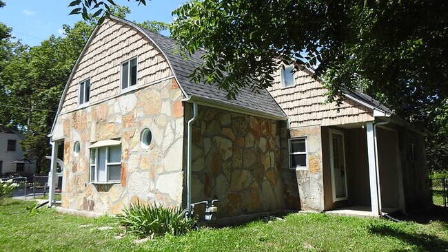 Building Photo - 3bed 2 full bath in North Kansas City, MO