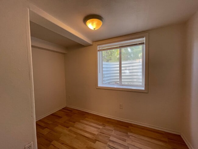 Building Photo - 4 Bedroom Shadle Rancher