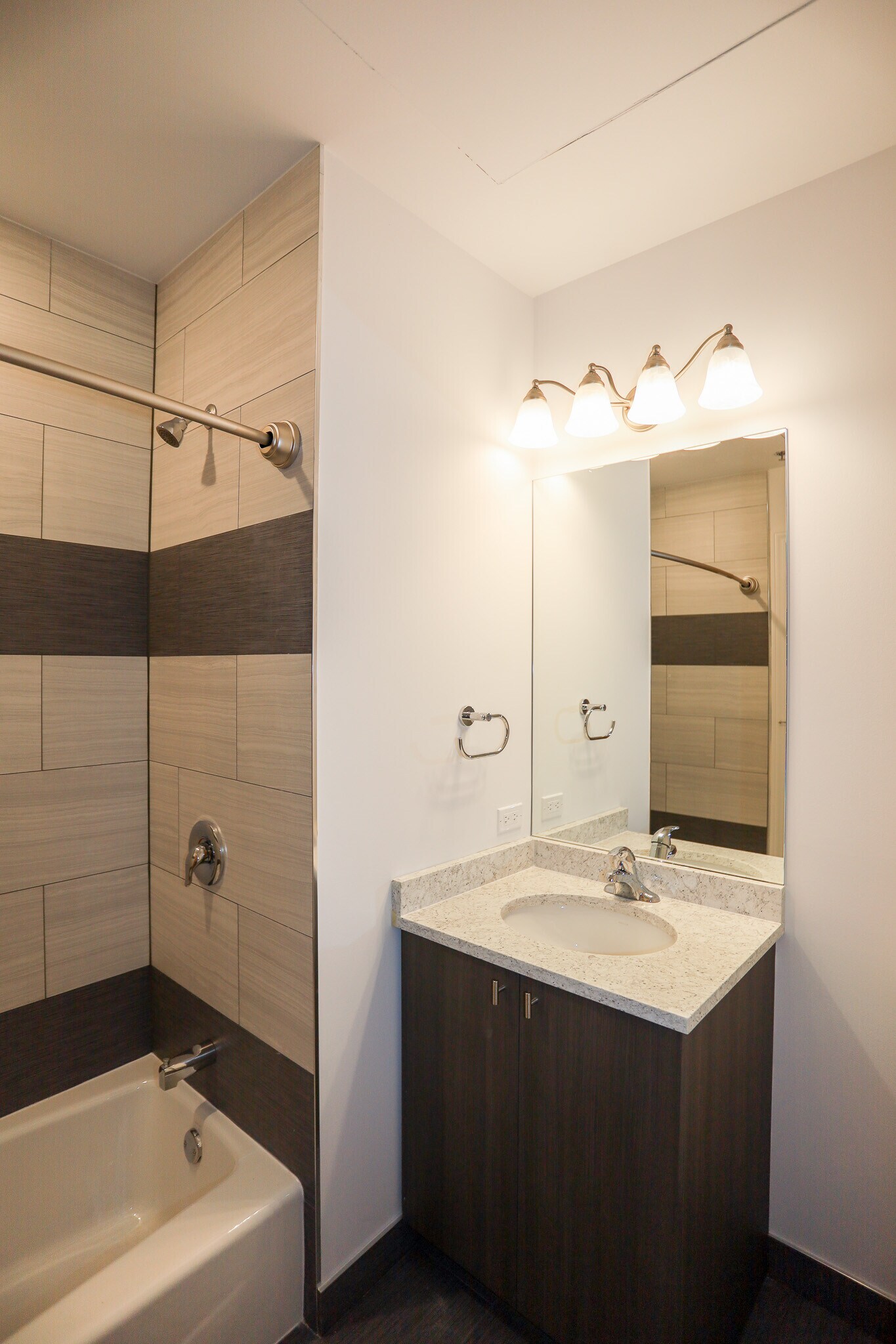 Building Photo - 3158 N Broadway St