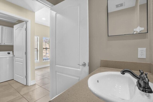 Building Photo - 4636 Messina Dr