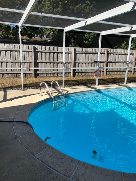 Primary Photo - 9837 Marlinton Ln