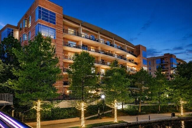 Building Photo - 1 Waterway Ct