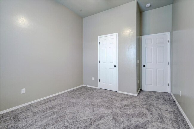 Building Photo - 2023 Westbury Dr