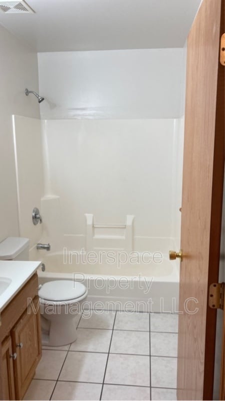 Building Photo - 1335 Rock Run Dr