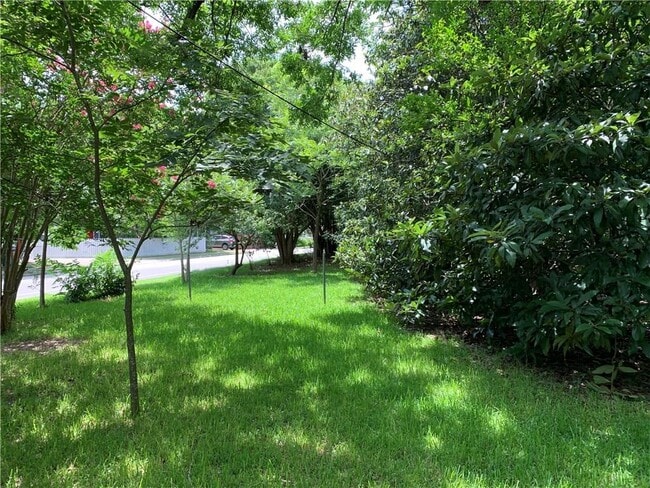 Building Photo - 4428 Gillis St