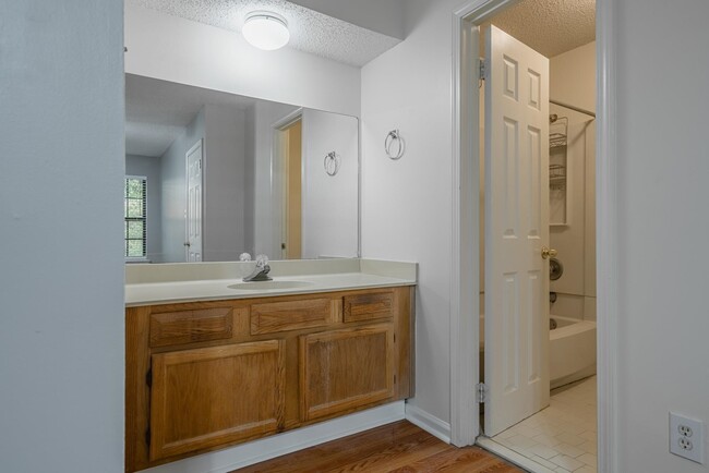 Building Photo - 110 Barksdale Ct