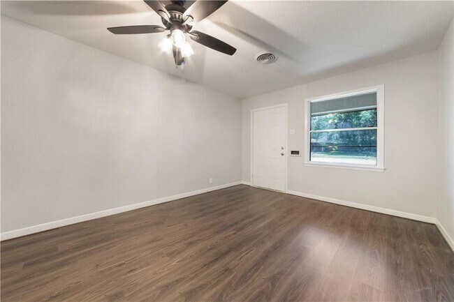 Building Photo - 1903 S 19th St