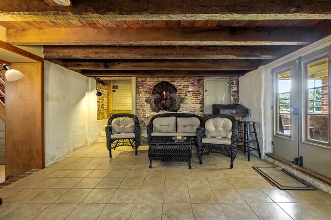 Building Photo - 11826 Colonial Trail W