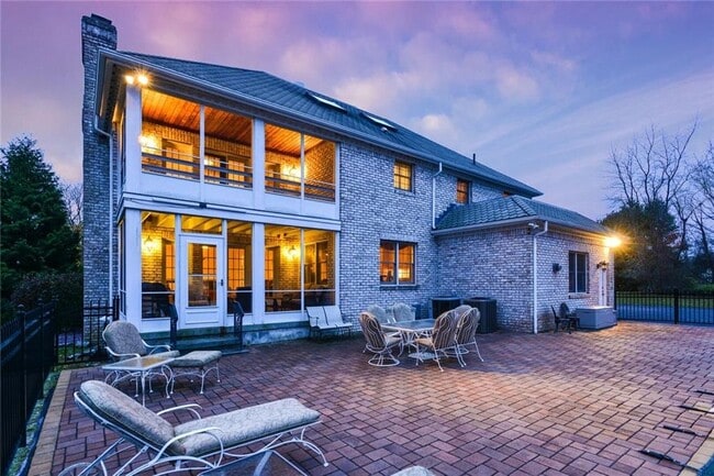 Building Photo - 45 Captain Wightman Ln