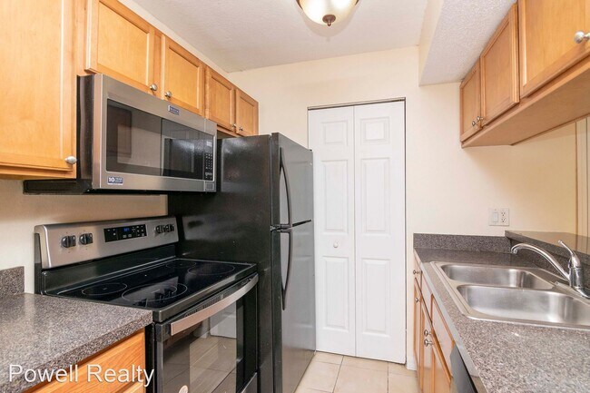 Building Photo - 2 br, 2 bath House - 806 Lake Haven Dr Uni...