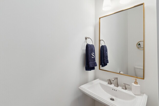 Building Photo - 1470 Mizzen Alley