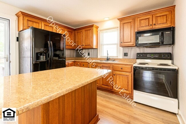 Building Photo - 3 bedroom home now available