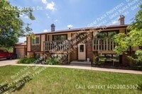 Building Photo - 6011 Queens Dr