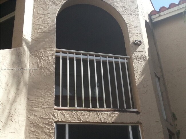 Building Photo - 465 SW 86th Ave