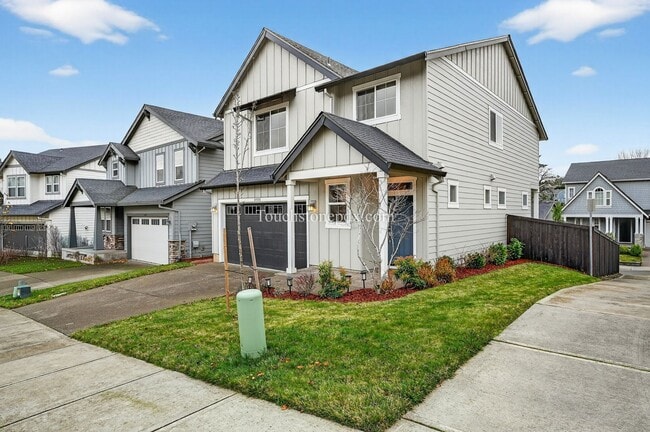 Building Photo - Modern 3BD | 2.5 BA Happy Valley Home On Corner Lot!