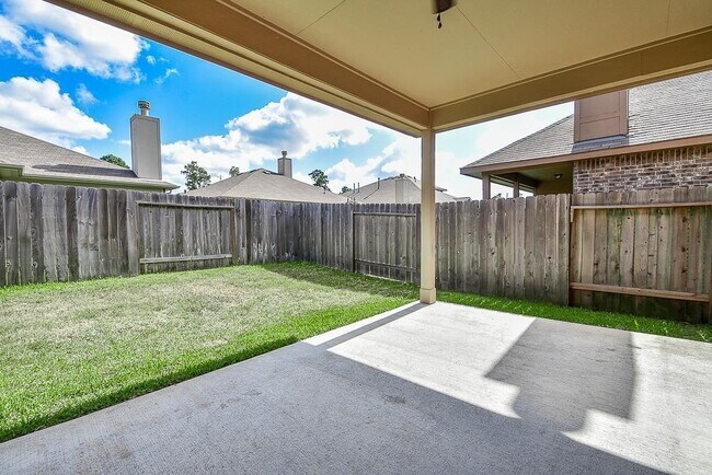 Building Photo - 8806 Alicia Dr