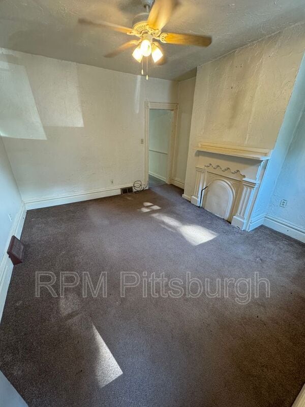 Primary Photo - 120 Earl St