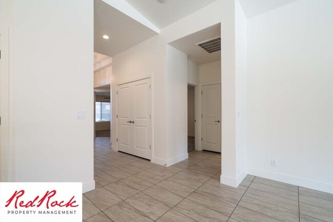 Building Photo - Come Live in the Desirable Sage Canyon Neighborhood!