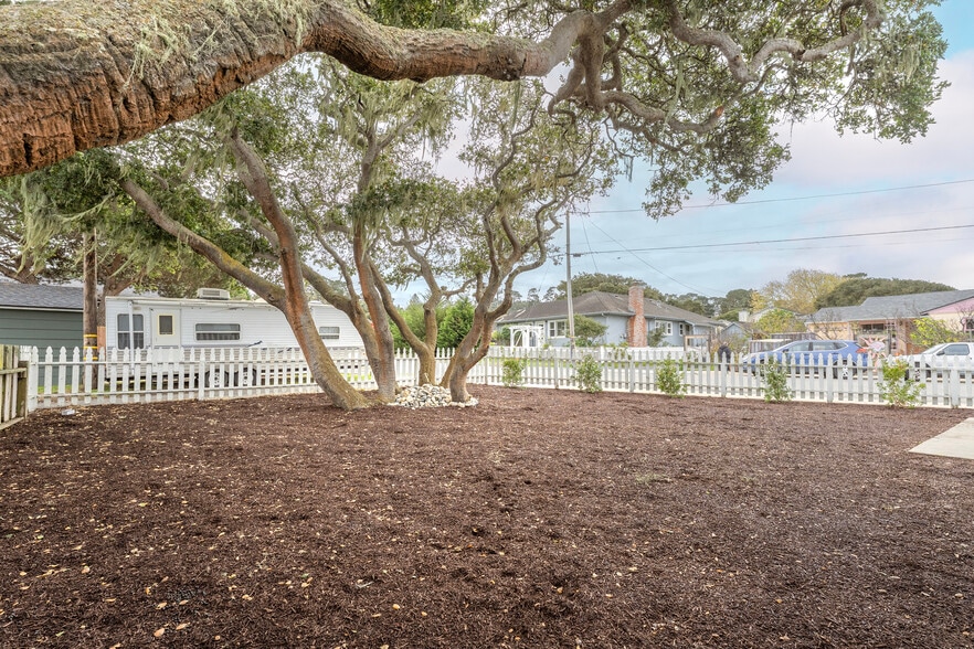 Building Photo - 230 Gibson Ave