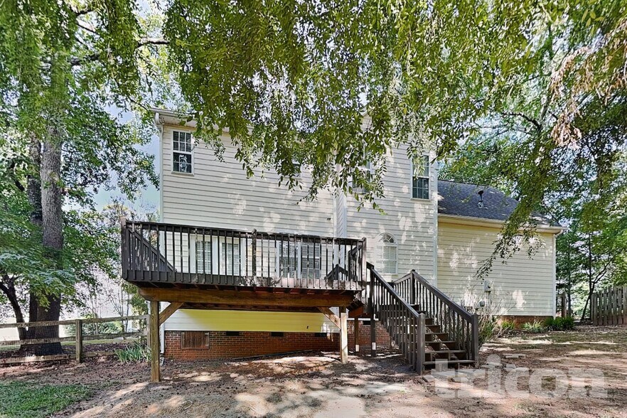 Building Photo - 1405 Wessex Ct