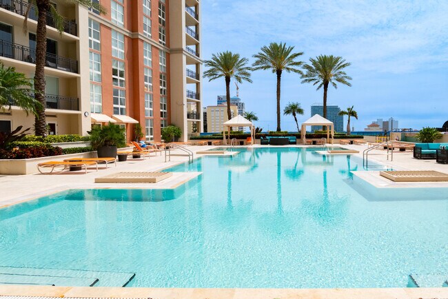 Building Photo - 550 Okeechobee Blvd