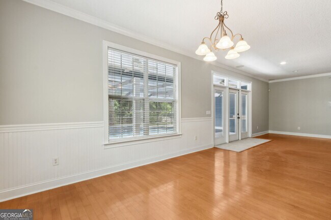Building Photo - 185 Sunset Dr