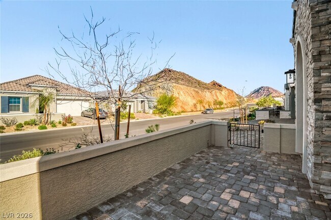 Building Photo - 76 Tatahatso Pt St