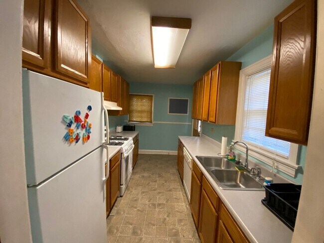 Building Photo - 123