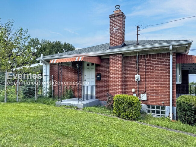 Building Photo - 104 Maria Ln