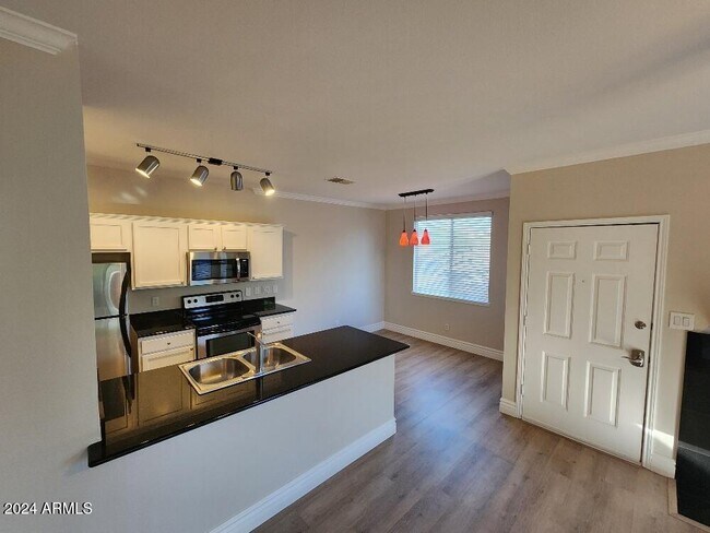 Building Photo - 7009 E Acoma Dr