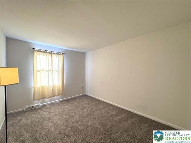 Building Photo - 8315 Countryside Ln