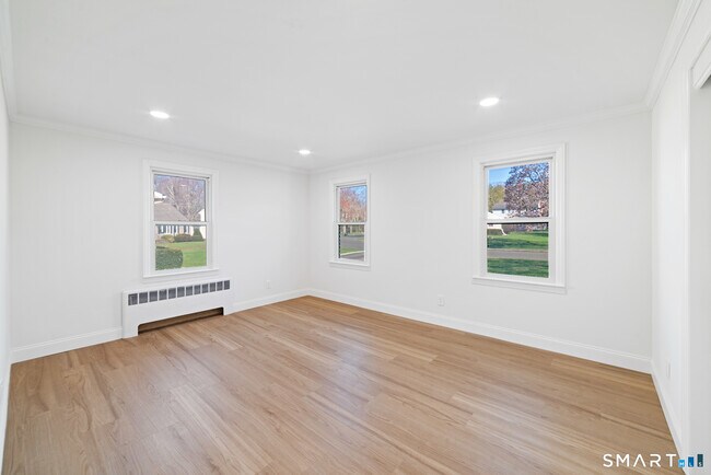 Building Photo - 141 Colony Ave