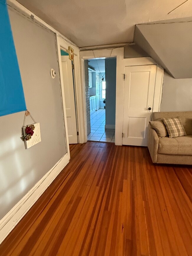 Building Photo - 87 Manhattan Ave