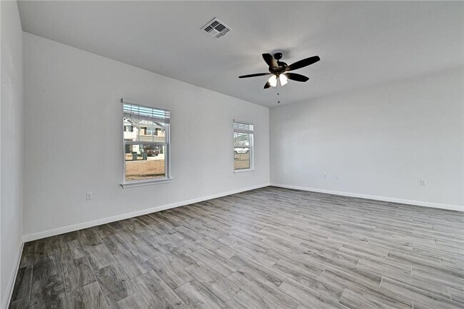 Building Photo - 9701 Grapevine Leaf Dr