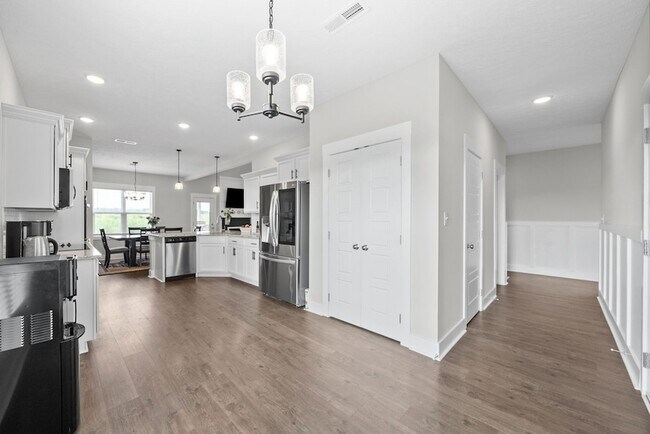 Building Photo - 538 Fieldview Wy