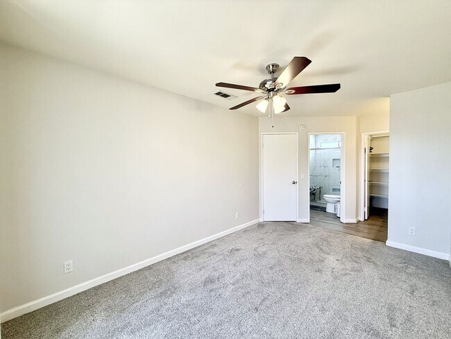Building Photo - AVAILABLE NOW!! GORGEOUS 3 Bedroom 3 Bathroom Condo Rancho Mirage!!!
