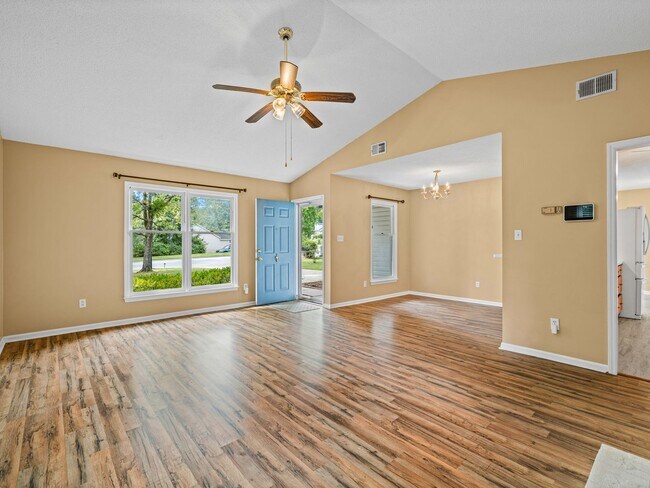 Building Photo - 542 Shadowridge Rd