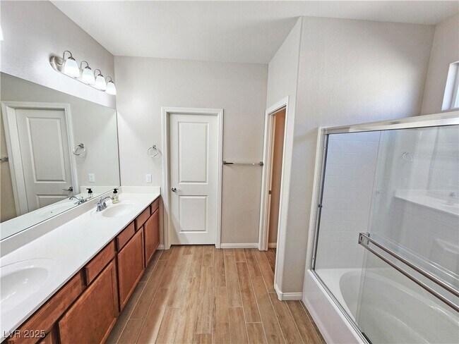 Building Photo - 5375 E La Campana Dr