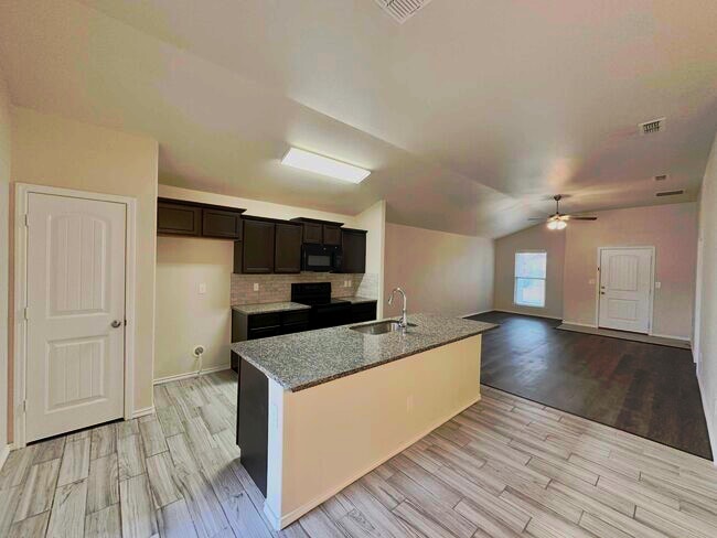 Building Photo - 2119 140th St