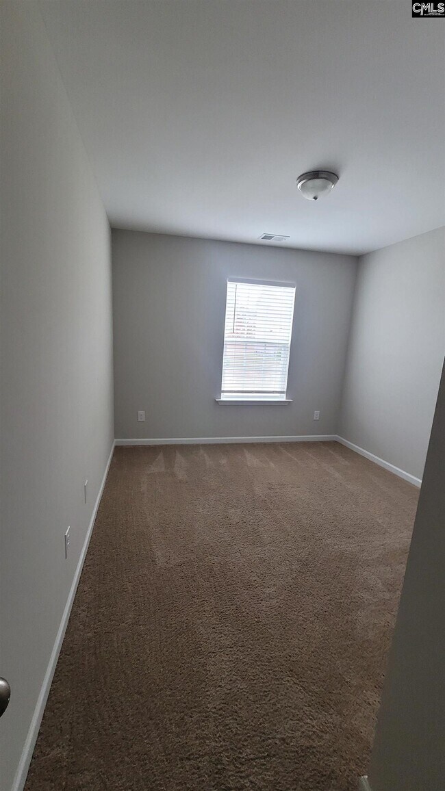 Building Photo - 601 Teaberry Dr