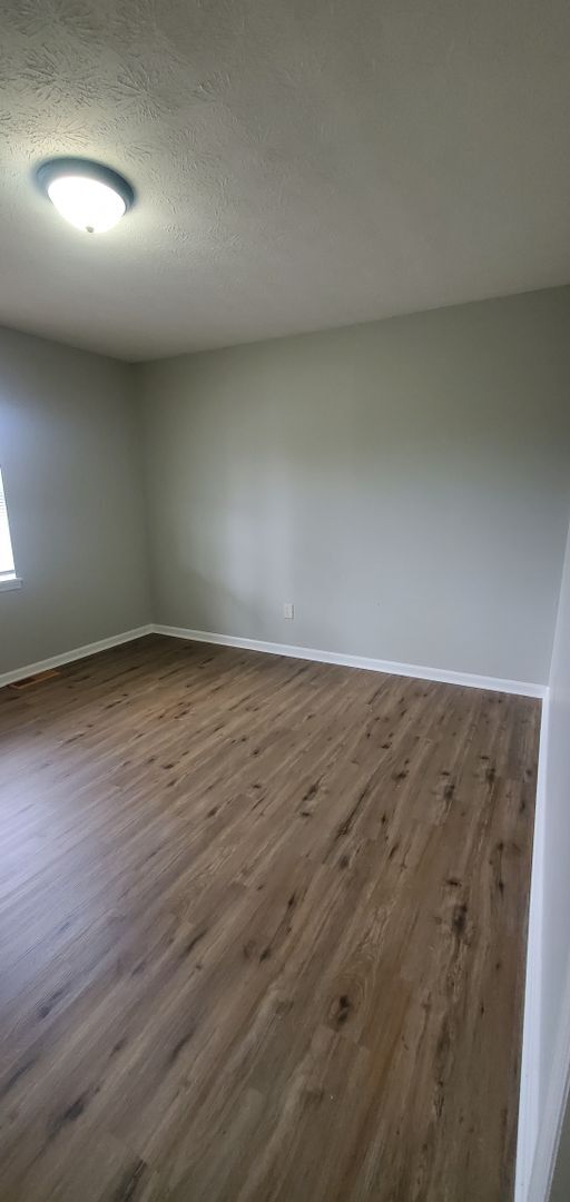 Building Photo - 514 Foxwood Dr